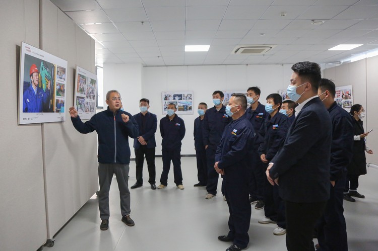 中煤集团参加'喜迎二十大 劳模颂党恩'济宁市劳模风采主题摄影展