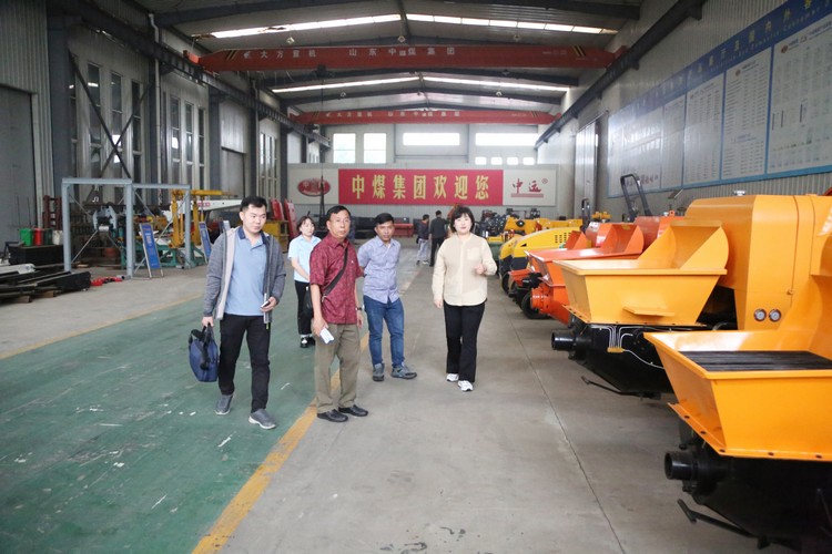 柬埔寨客商莅临中煤集团采购工程机械设备
