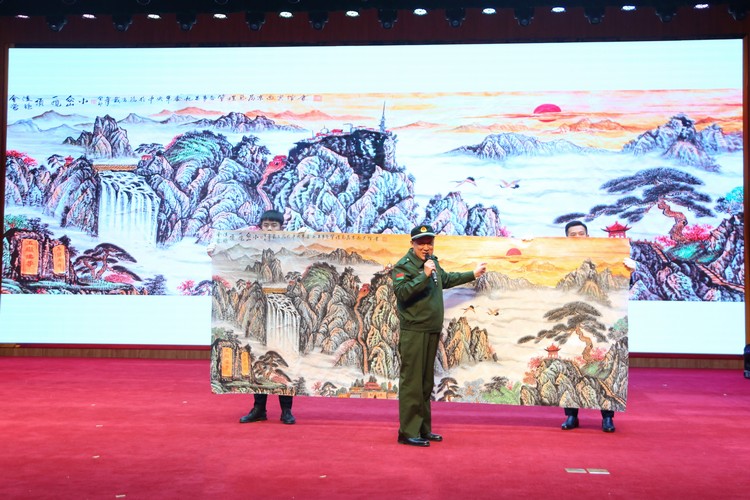 著名军旅画家戴吉阳大师向中煤集团赠送书画佳作——旭日东升瑞气满乾坤，万里霞光红日映山川