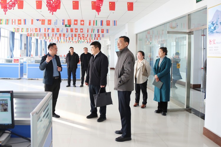 济宁市工业和信息化局领导一行莅临中煤集团参观指导