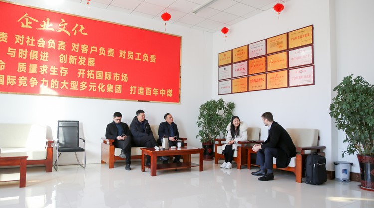 中煤集团与爱沙尼亚客商签署矿用设备和工程机械设备长期采购合同